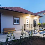 Mihael House Vikendica