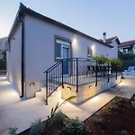 Mihael House Vikendica Zadar