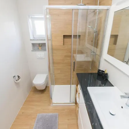 Semesterbostad Mihael House