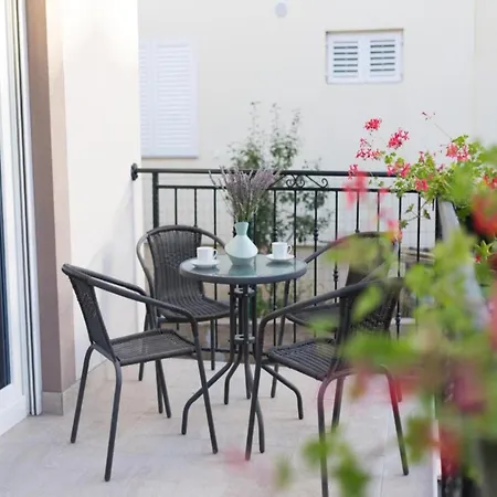 Mihael House Будинок відпочинку Задар
