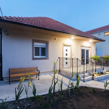 度假居 Mihael House *