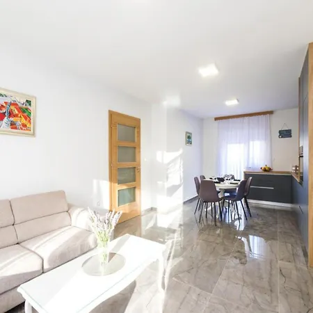 Mihael House Prázdninový dům *