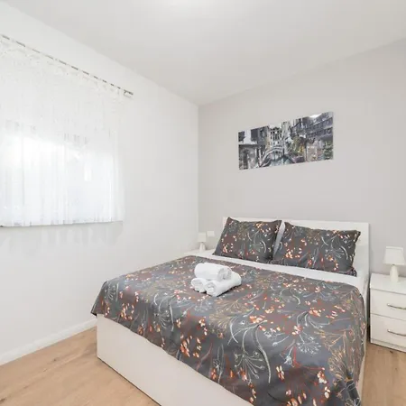 Mihael House * Задар