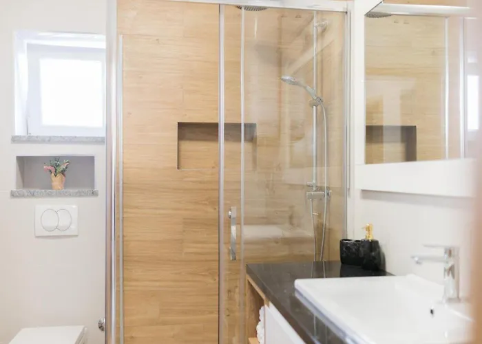 Mihael House Semesterbostad *